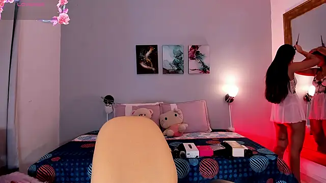 KimTaylorW online show from May 21, 2:18 am