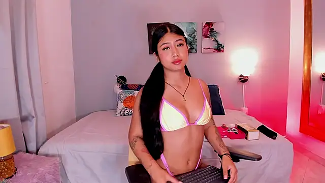 KimTaylorW online show from July 2, 2:55 am