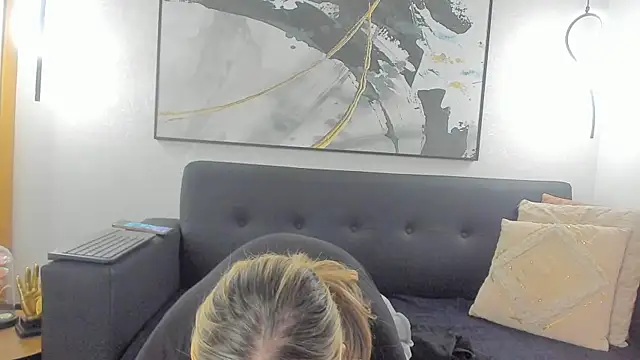 Snapshot of SophiMarin chatting on March 27, 10:59 am SophiMarin online show from March 27, 10:59 am