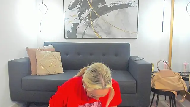 Snapshot of SophiMarin chatting on May 20, 11:05 am SophiMarin online show from May 20, 11:05 am