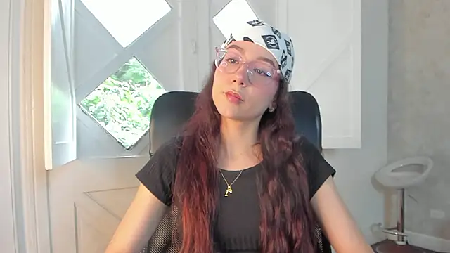 Snapshot of Arii_wilde chatting on February 26, 12:48 pm Arii wilde online show from February 26, 12:48 pm