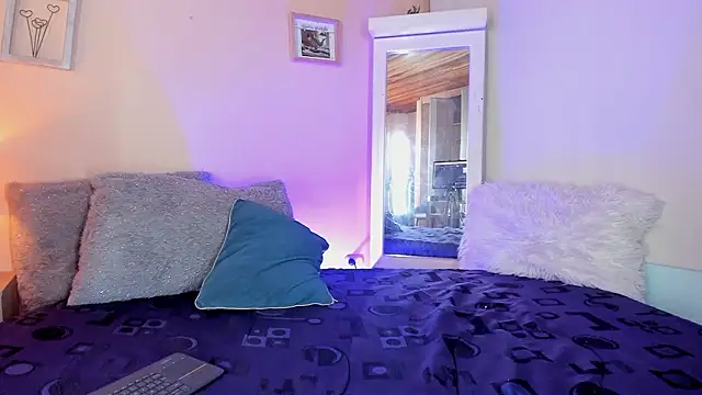 Exotic girl28 online show from March 10, 2:44 pm