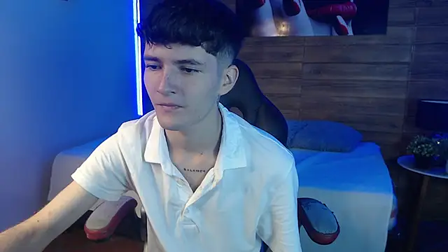 trevor mob online show from April 4, 8:06 pm