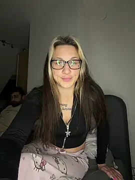 nunezlucx online show from March 29, 1:38 am