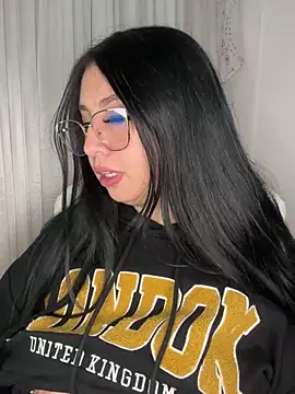 Ashleeyprincess01 online show from May 6, 12:08 am