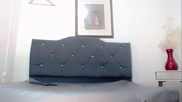 Snapshot of Emma_Boms chatting on March 11, 3:34 am Emma Boms online show from March 11, 3:34 am