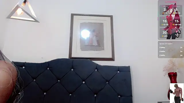 Snapshot of Emma_Boms chatting on March 16, 3:45 am Emma Boms online show from March 16, 3:45 am