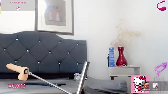 Snapshot of Emma_Boms chatting on March 17, 3:22 am Emma Boms online show from March 17, 3:22 am