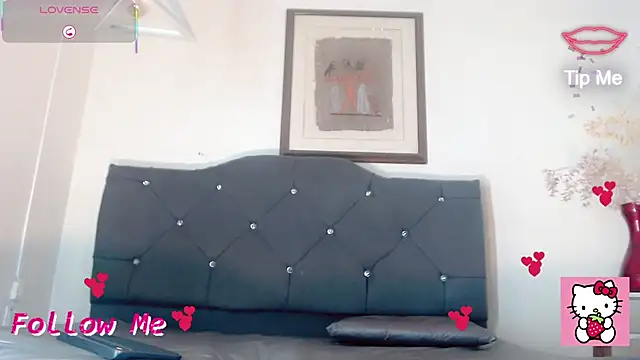 Snapshot of Emma_Boms chatting on March 20, 3:33 am Emma Boms online show from March 20, 3:33 am