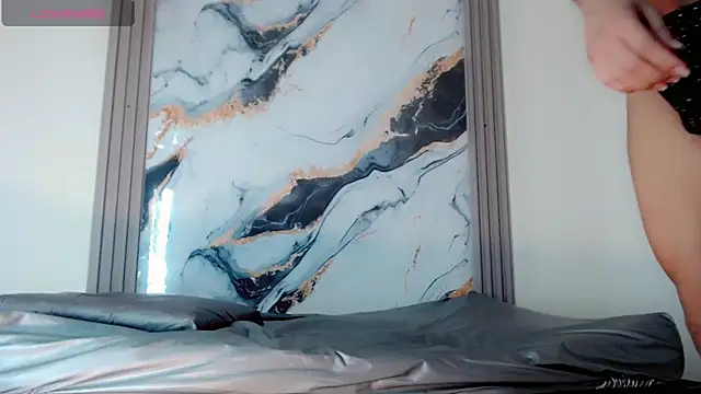 Snapshot of Emma_Boms chatting on March 25, 3:34 am Emma Boms online show from March 25, 3:34 am