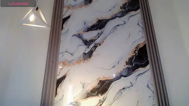 Snapshot of Emma_Boms chatting on March 26, 3:23 am Emma Boms online show from March 26, 3:23 am