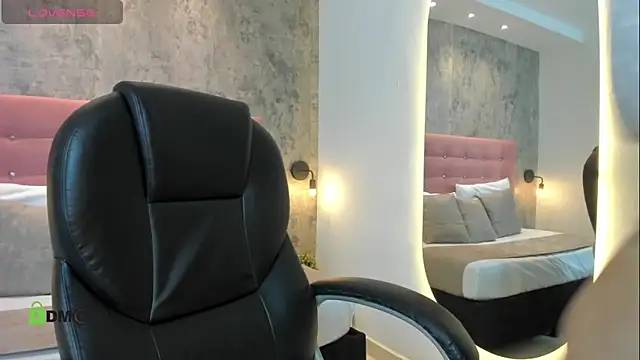 Snapshot of RomaBellanova chatting on March 22, 8:45 pm RomaBellanova online show from March 22, 8:45 pm