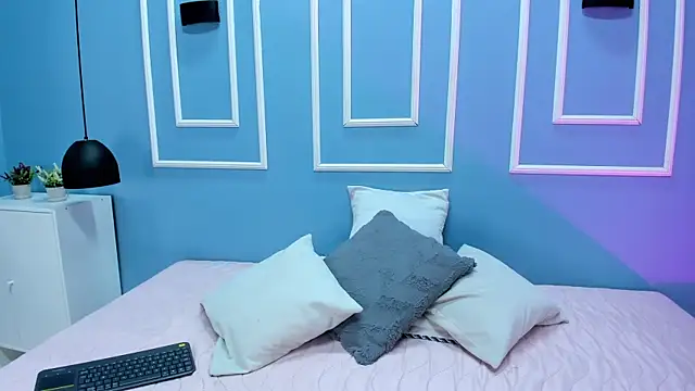 Snapshot of julieta_zc chatting on February 24, 3:37 am julieta zc online show from February 24, 3:37 am