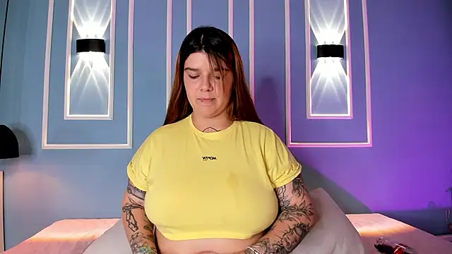 Snapshot of julieta_zc chatting on February 28, 3:51 am julieta zc online show from February 28, 3:51 am