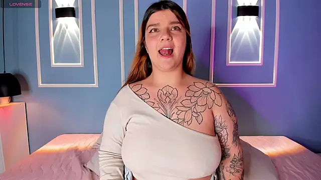 Snapshot of julieta_zc chatting on March 6, 4:20 am julieta zc online show from March 6, 4:20 am