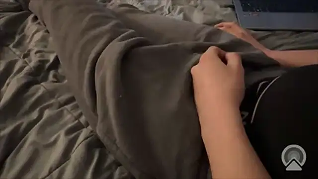 elpocoloco42 online show from March 31, 5:13 pm