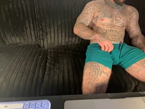 Snapshot of coookieandcream chatting on March 22, 3:10 am coookieandcream online show from March 22, 3:10 am