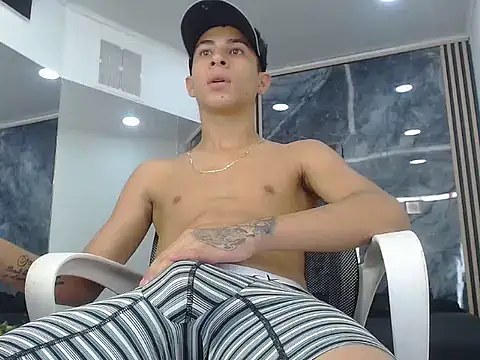 Snapshot of Hollmanhot chatting on March 13, 2:51 am Hollmanhot online show from March 13, 2:51 am