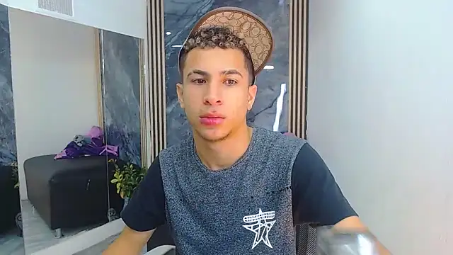Hollmanhot online show from May 14, 2:51 am