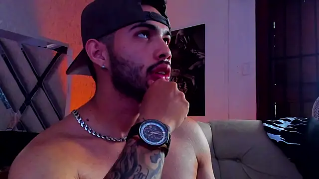 Vincentblack online show from April 26, 1:09 pm