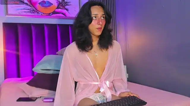 Elisasue online show from April 27, 3:15 am