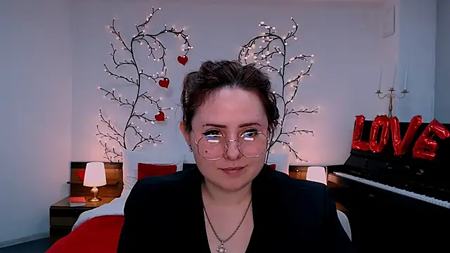 Snapshot of Hennessy_bunny chatting on March 19, 7:07 pm Hennessy bunny online show from March 19, 7:07 pm