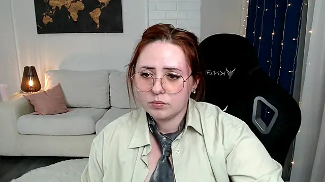 Snapshot of Hennessy_bunny chatting on April 3, 7:23 pm Hennessy bunny online show from April 3, 7:23 pm