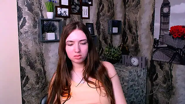 Snapshot of AnnaFlirt_ chatting on April 14, 9:59 am AnnaFlirt online show from April 14, 9:59 am