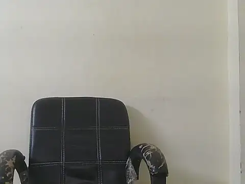 Snapshot of cute_yashi chatting on April 2, 4:26 pm cute yashi online show from April 2, 4:26 pm