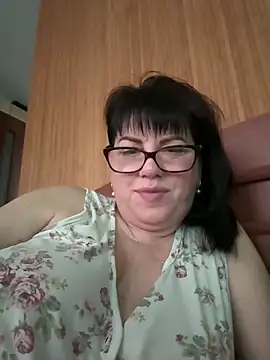 Snapshot of expensive_lady chatting on March 28, 8:14 am expensive lady online show from March 28, 8:14 am