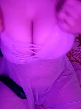 Lona Hot online show from May 18, 9:48 am