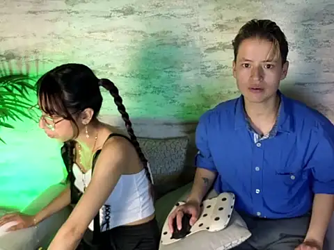 Snapshot of RedHood_1 chatting on April 6, 1:12 pm RedHood 1 online show from April 6, 1:12 pm