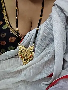 Snapshot of Sofiaa_09 chatting on March 27, 4:29 pm Sofiaa 09 online show from March 27, 4:29 pm