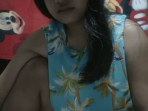 Snapshot of Flowerbebe chatting on February 28, 7:04 pm Flowerbebe online show from February 28, 7:04 pm