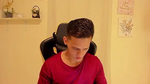 Snapshot of sexy_andres01 chatting on July 2, 10:05 pm sexy andres01 online show from July 2, 10:05 pm