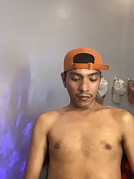 Snapshot of asian_darlingcummersxXx chatting on April 1, 12:33 am asian darlingcummersxXx online show from April 1, 12:33 am