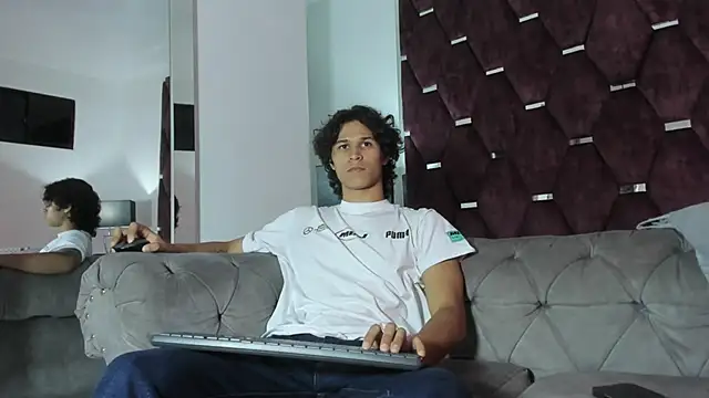 Snapshot of TonyBenedetti chatting on March 16, 8:24 pm TonyBenedetti online show from March 16, 8:24 pm