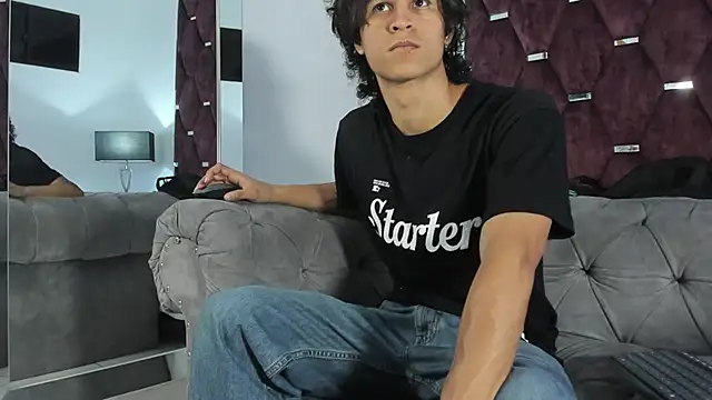 Snapshot of TonyBenedetti chatting on March 30, 9:05 pm TonyBenedetti online show from March 30, 9:05 pm