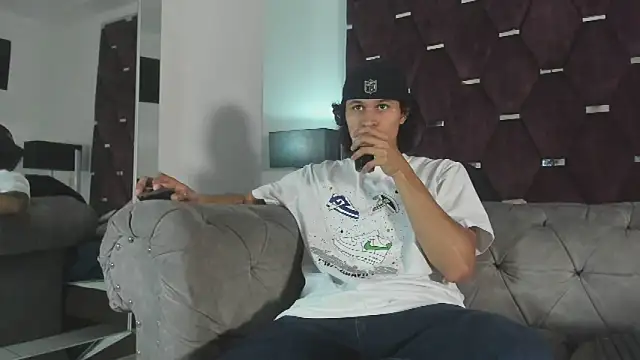 Snapshot of TonyBenedetti chatting on May 6, 8:47 pm TonyBenedetti online show from May 6, 8:47 pm