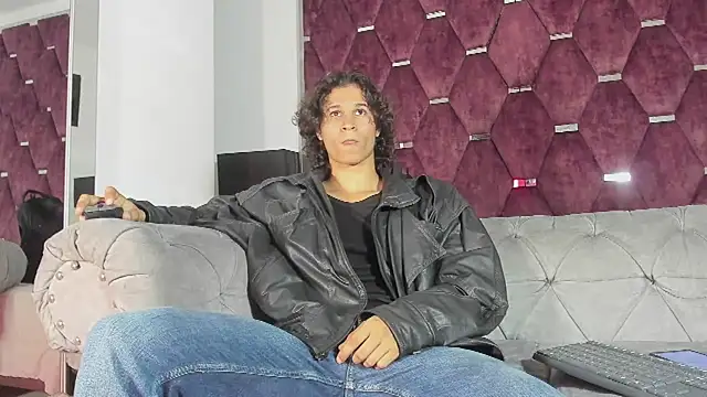 Snapshot of TonyBenedetti chatting on May 10, 7:52 pm TonyBenedetti online show from May 10, 7:52 pm