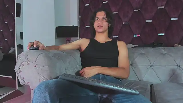 Snapshot of TonyBenedetti chatting on May 13, 9:11 pm TonyBenedetti online show from May 13, 9:11 pm