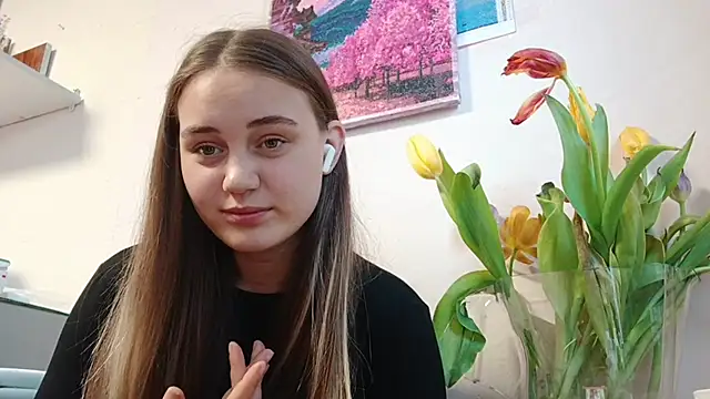 Snapshot of VeloraStar chatting on March 11, 11:38 am VeloraStar online show from March 11, 11:38 am