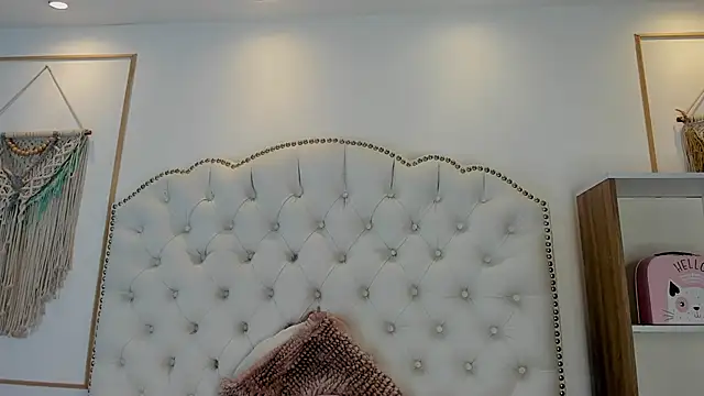 Sara funy online show from May 7, 11:26 am