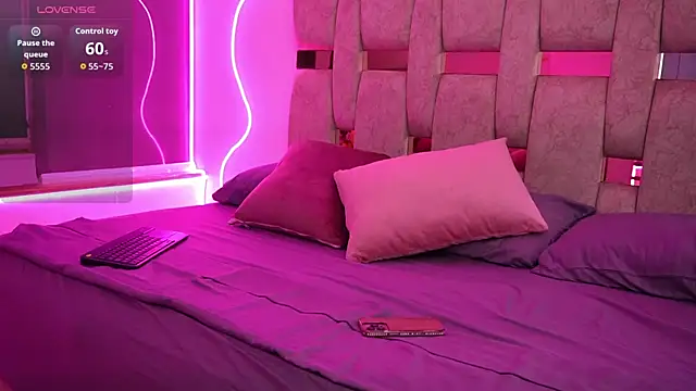 Snapshot of liasuaza chatting on March 13, 12:12 pm liasuaza online show from March 13, 12:12 pm