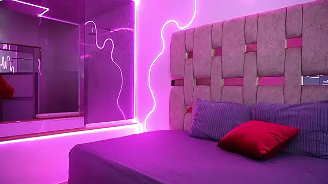 Snapshot of liasuaza chatting on March 14, 12:21 pm liasuaza online show from March 14, 12:21 pm