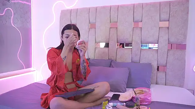 Snapshot of liasuaza chatting on March 29, 12:38 pm liasuaza online show from March 29, 12:38 pm