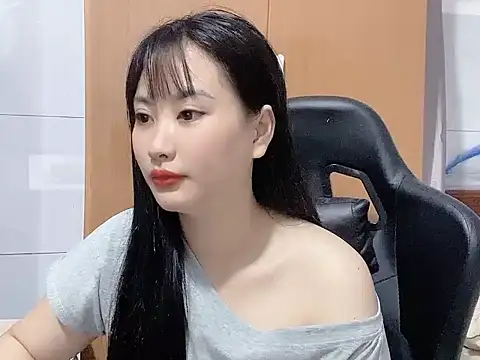 Snapshot of Sunny2868 chatting on March 3, 3:45 am Sunny2868 online show from March 3, 3:45 am