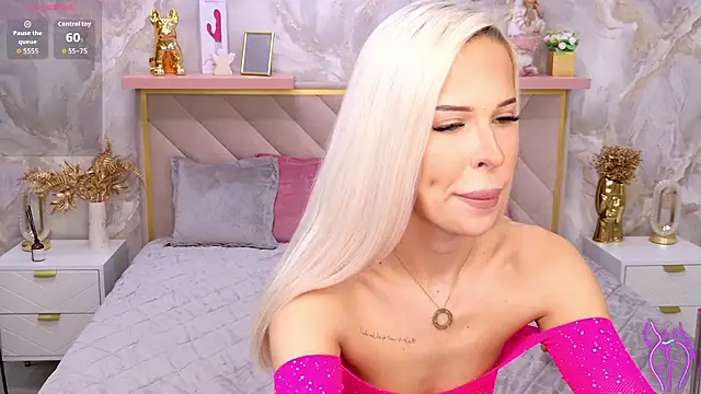 Snapshot of EvaXElfi chatting on March 16, 12:38 am EvaXElfi online show from March 16, 12:38 am