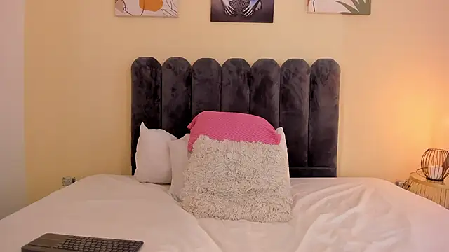 Snapshot of MadisonJackson_ chatting on March 11, 11:49 am MadisonJackson online show from March 11, 11:49 am