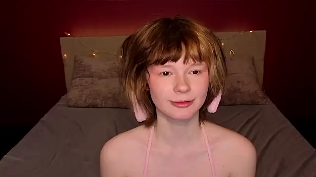 Snapshot of MikassaBowl chatting on March 11, 2:06 am MikassaBowl online show from March 11, 2:06 am